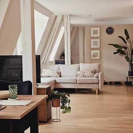 Elegantes Loft Mit 2 Etagen Im Koenigsviertel *
