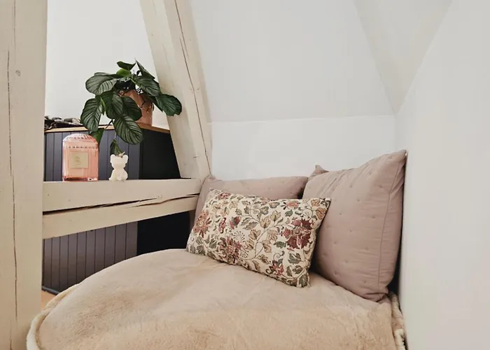 Elegantes Loft Mit 2 Etagen Im Koenigsviertel Lägenhet